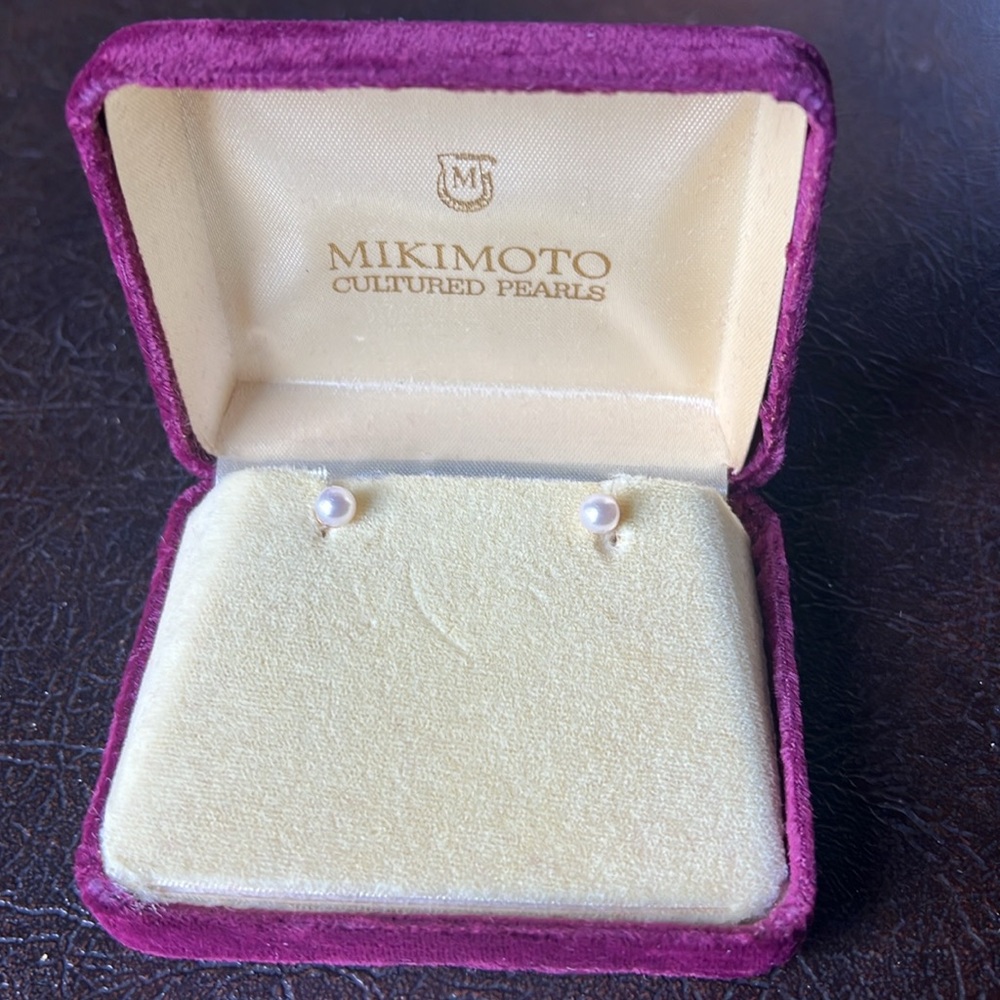 Mikimoto Cream 18k yellow gold pearl earrings